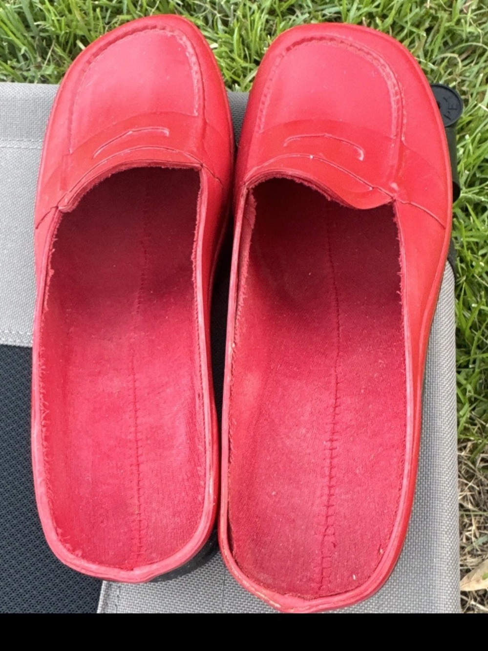 VTG Avon Unisex Red Slip-On Square Toe Loafers